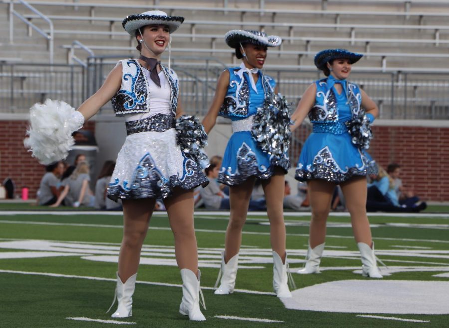 One of the many dances from the Rockettes.