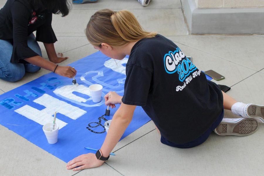 On Sunday, Oct. 17th, Rock Hill had their annual sign painting event in order to prepare for their upcoming Homecoming week. Students and family were invited to decorate the school and create posters for clubs/sports they’re involved in.
