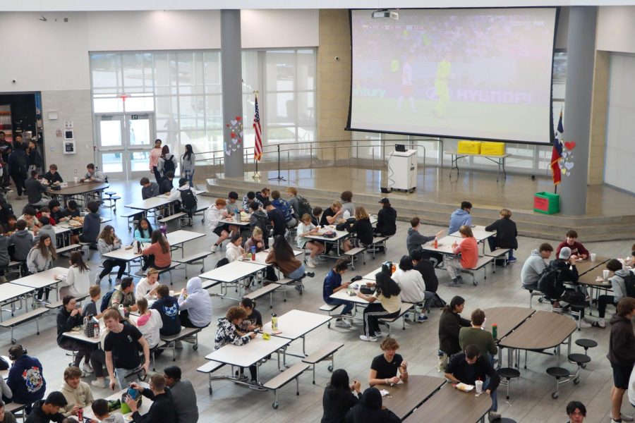 On Nov. 30, students during B-lunch watch the Poland vs. Argentina Group Stage game of the FIFA World Cup. "I really like watching in an environment where everyone is cheering together," senior Alexandra Thomas said.