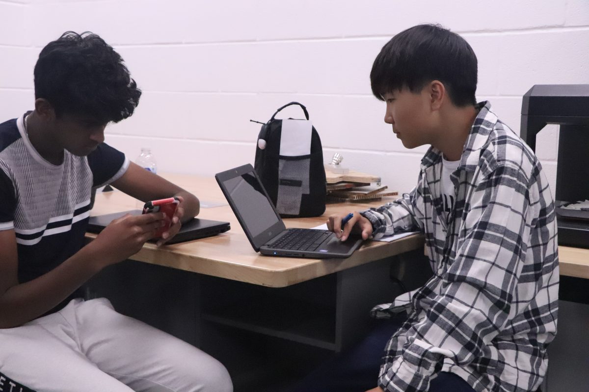 As the school year starts, new organizations were created; including STEM Hawks United. A lot of times in class you might be anxious, I dont want to ask a question because it will get us off topic and I have to complete this assignment,” sponsor Michael Kizzar said. In the club, their goal is to let students grow.