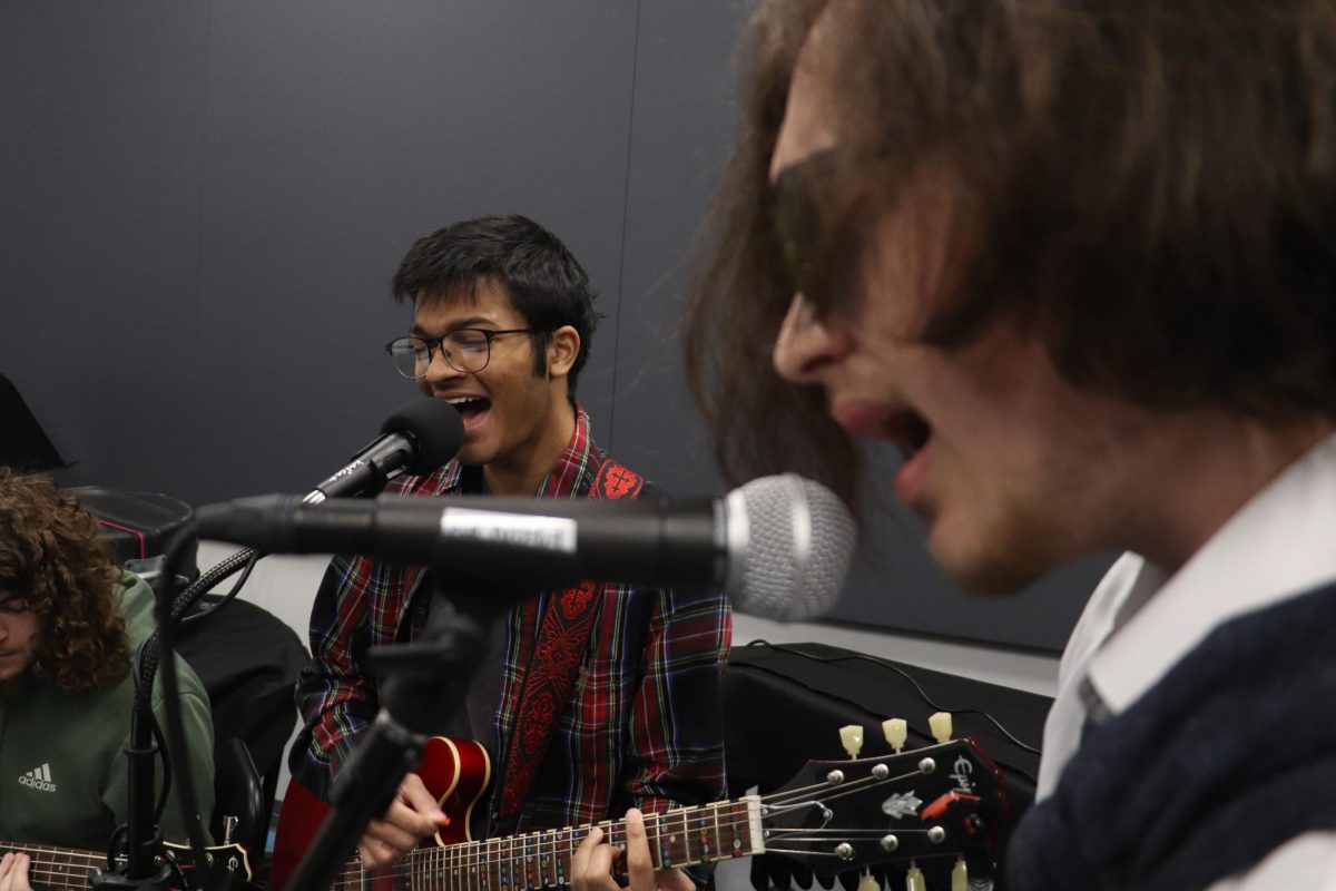 The duo expressing great passionate and expressive vocals.